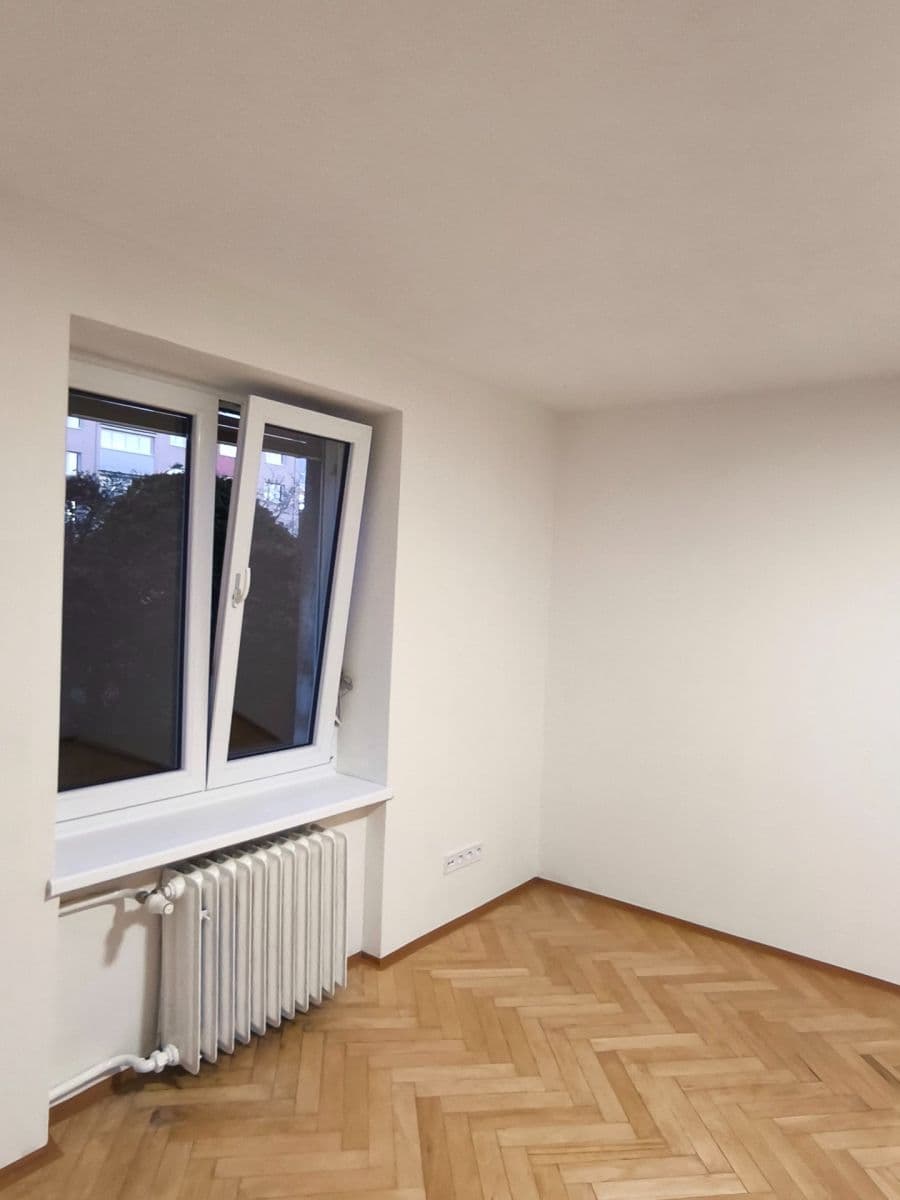Pronájem bytu 1+1 30 m², Partyzánská, Plzeň, Plzeňský kraj Pronájem bytu 1+1 30 m², Partyzánská, Plzeň, Plzeňský kraj