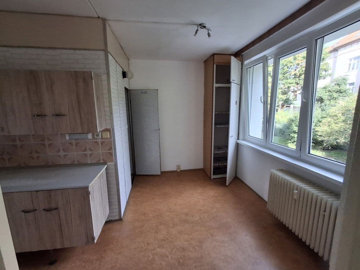 Pronájem bytu 3+1 64 m², Boženy Němcové, Cheb, Karlovarský kraj Pronájem bytu 3+1 64 m², Boženy Němcové, Cheb, Karlovarský kraj