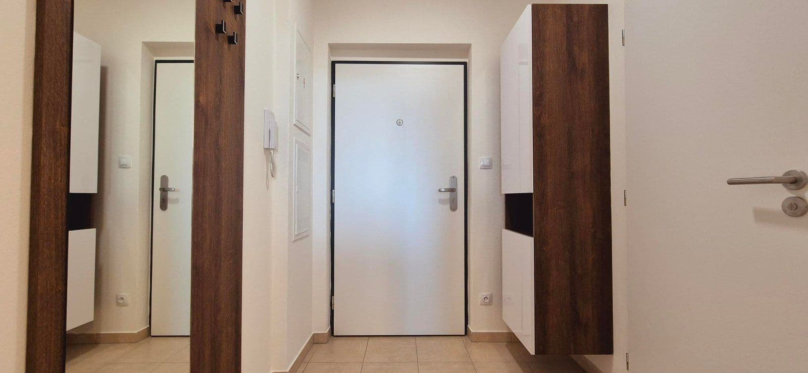 Pronájem bytu 1+kk 27 m², Magisterská, Plzeň, Plzeňský kraj Pronájem bytu 1+kk 27 m², Magisterská, Plzeň, Plzeňský kraj