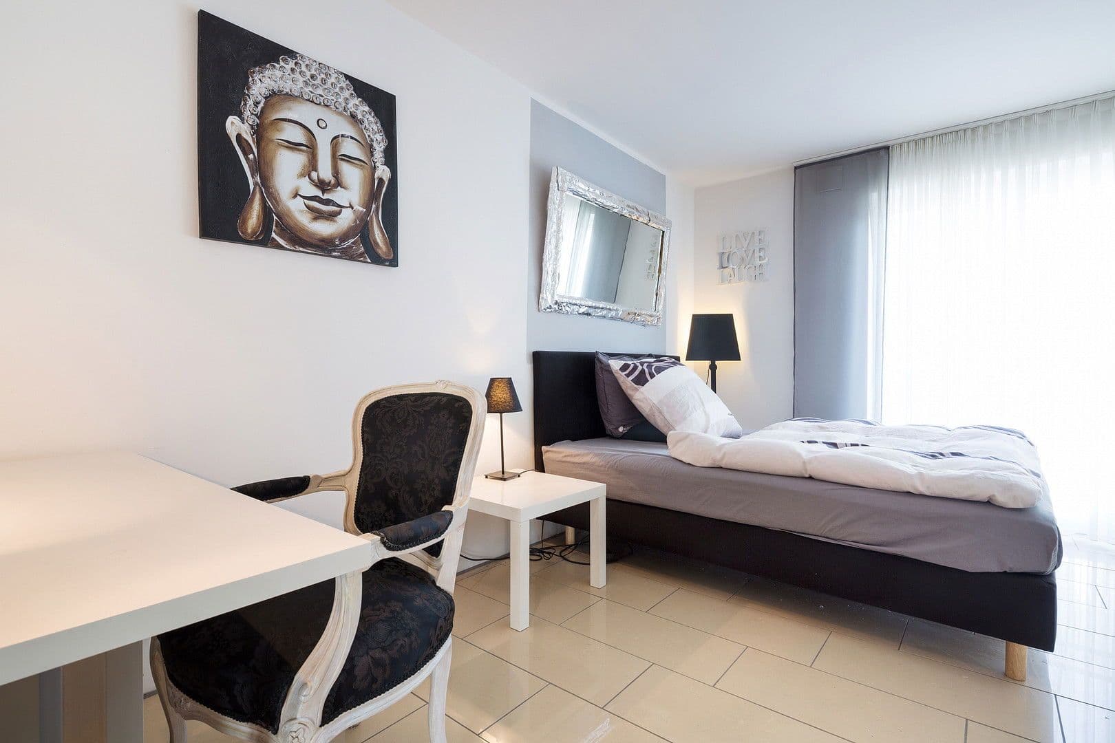 Pronájem bytu 2+1 60 m², Düsseldorf, Severní Porýní-Vestfálsko Pronájem bytu 2+1 60 m², Düsseldorf, Severní Porýní-Vestfálsko