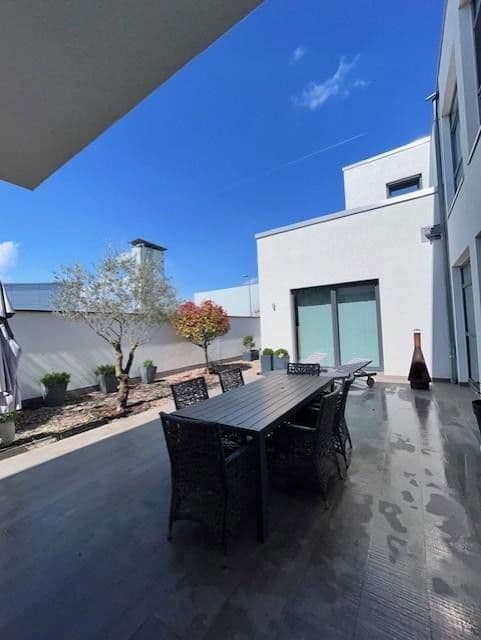 Prodej domu 316 m², pozemek 1.000 m², Diamntstrasse, Trebur, Hessen Prodej domu 316 m², pozemek 1.000 m², Diamntstrasse, Trebur, Hessen