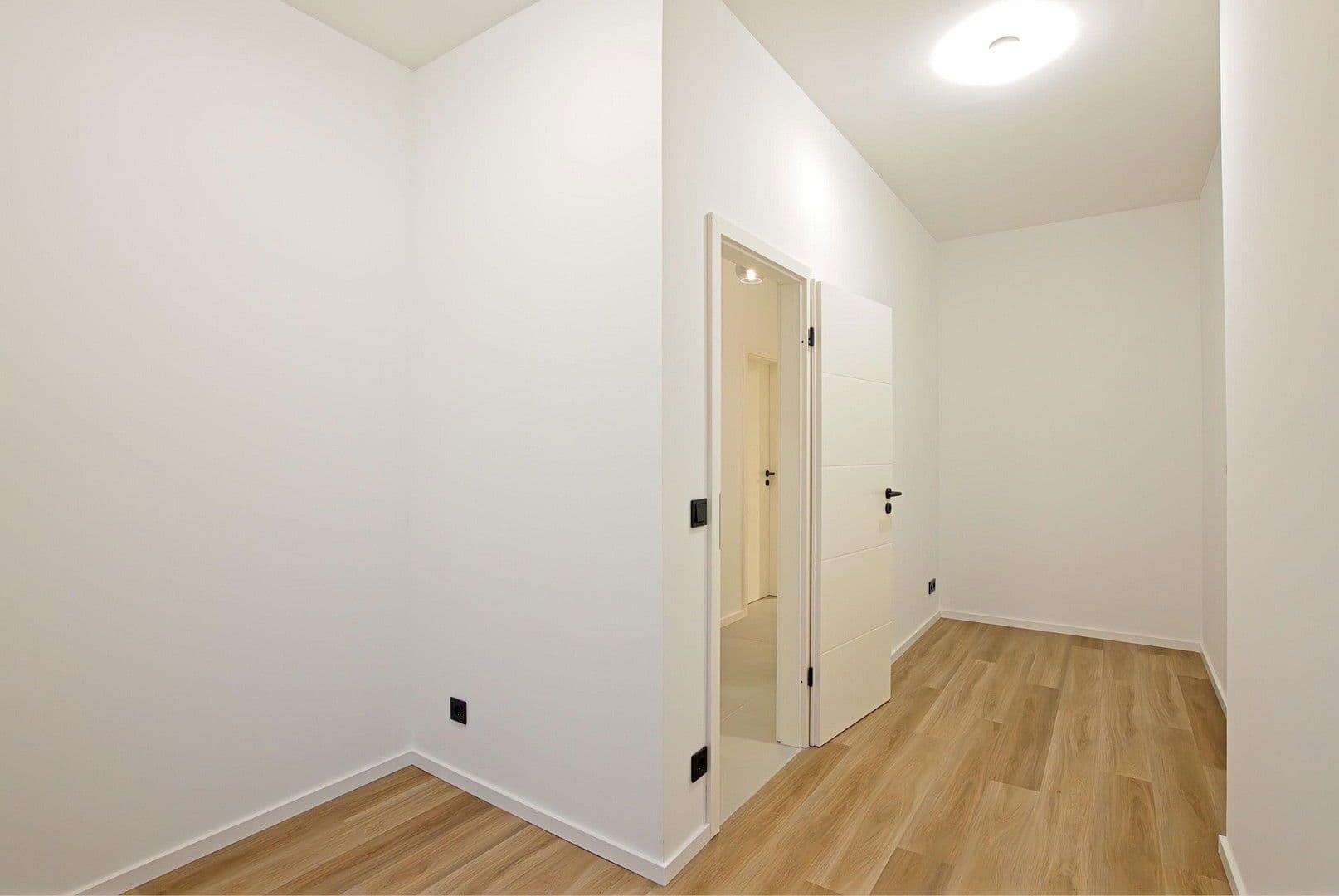 Pronájem bytu 4+1 130 m², Göhrdestraße 1a, Himbergen, Dolní Sasko Pronájem bytu 4+1 130 m², Göhrdestraße 1a, Himbergen, Dolní Sasko