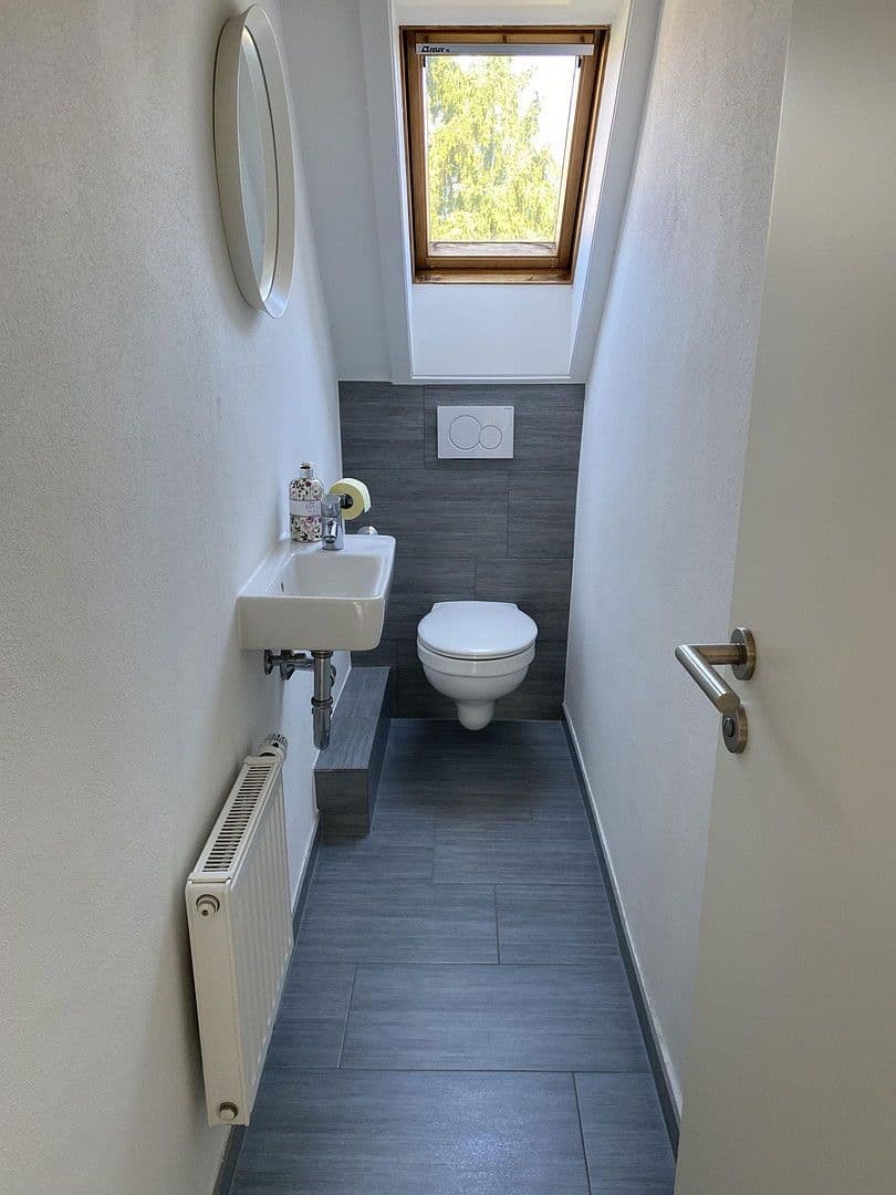 Pronájem bytu 4+1 85 m², Stuttgart, Bádensko-Württembersko Pronájem bytu 4+1 85 m², Stuttgart, Bádensko-Württembersko