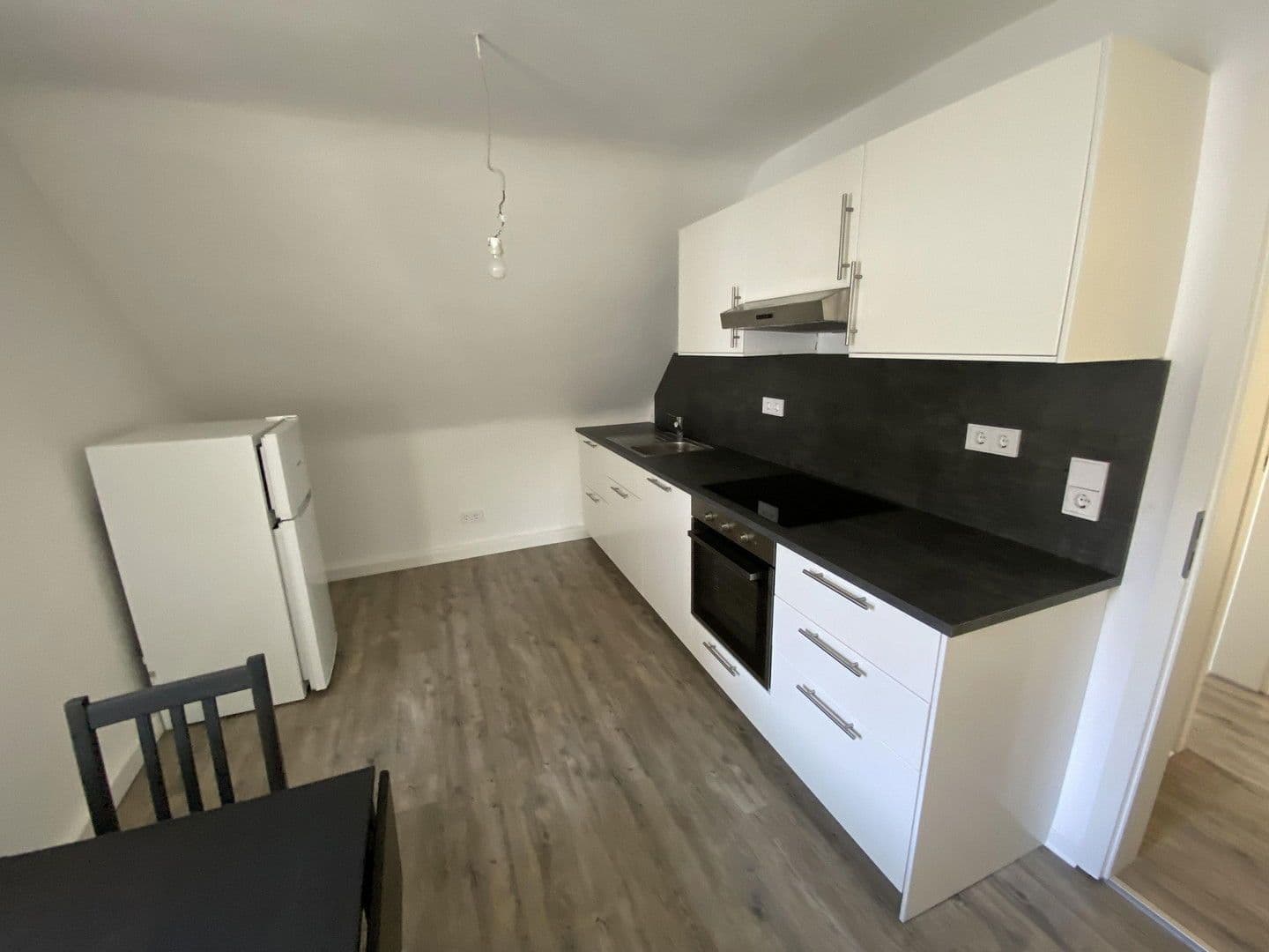 Pronájem bytu 4+1 85 m², Stuttgart, Bádensko-Württembersko Pronájem bytu 4+1 85 m², Stuttgart, Bádensko-Württembersko