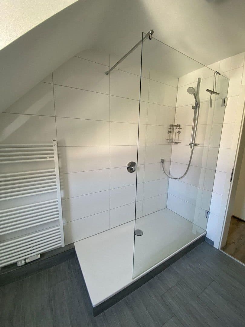 Pronájem bytu 4+1 85 m², Stuttgart, Bádensko-Württembersko Pronájem bytu 4+1 85 m², Stuttgart, Bádensko-Württembersko