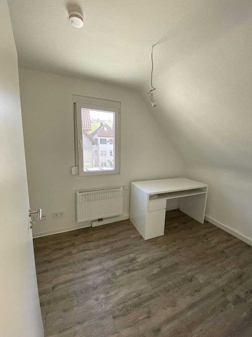 Pronájem bytu 4+1 85 m², Stuttgart, Bádensko-Württembersko Pronájem bytu 4+1 85 m², Stuttgart, Bádensko-Württembersko
