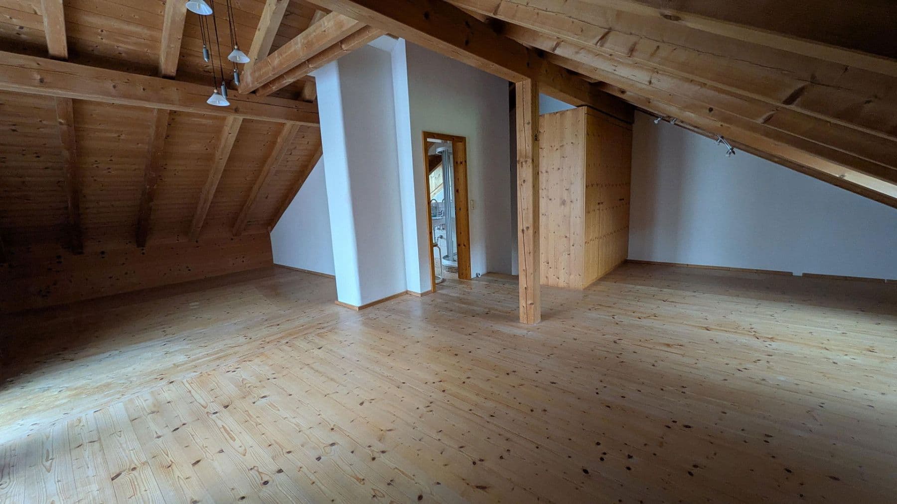 Prodej domu 160 m², pozemek 387 m², Steinhöring OT Abersdorf, Bavorsko Prodej domu 160 m², pozemek 387 m², Steinhöring OT Abersdorf, Bavorsko