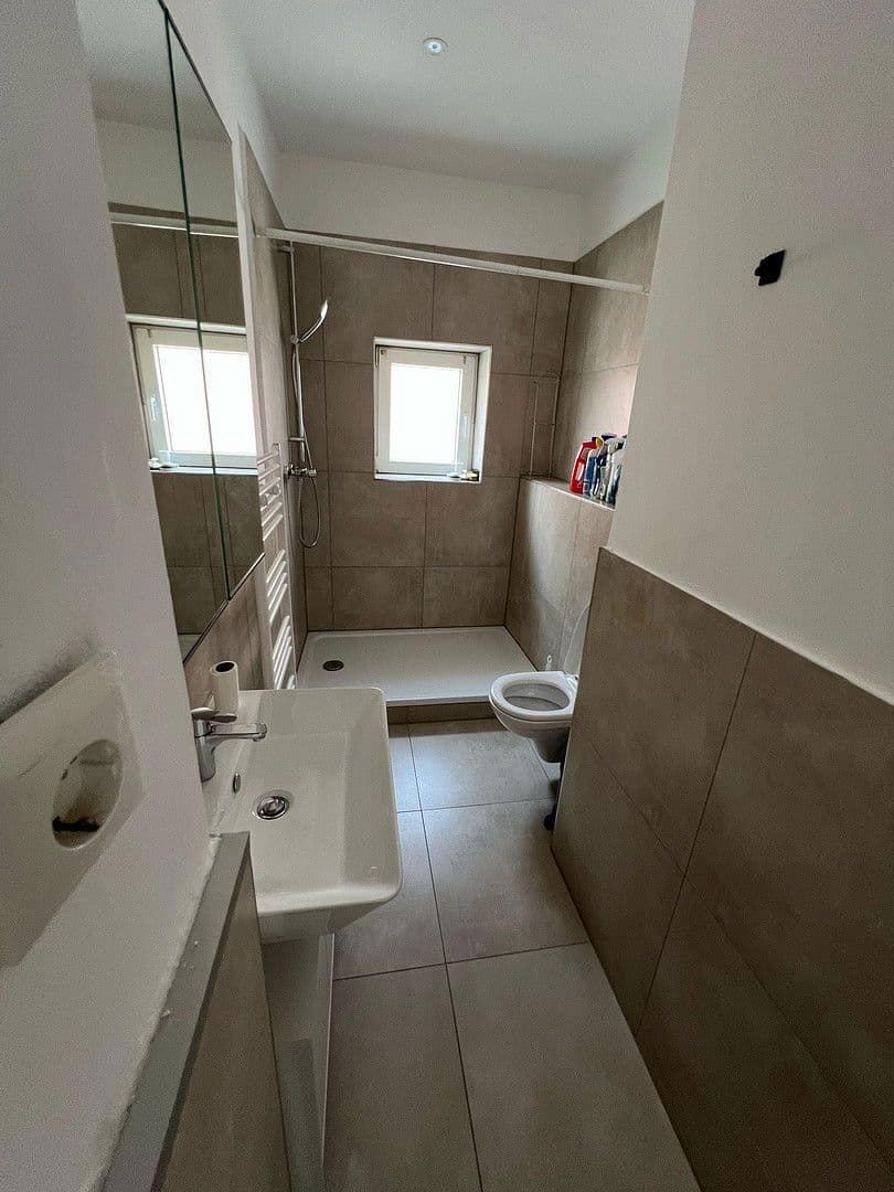 Pronájem bytu 3+1 60 m², Venloer Str.332, Köln, Severní Porýní-Vestfálsko Pronájem bytu 3+1 60 m², Venloer Str.332, Köln, Severní Porýní-Vestfálsko