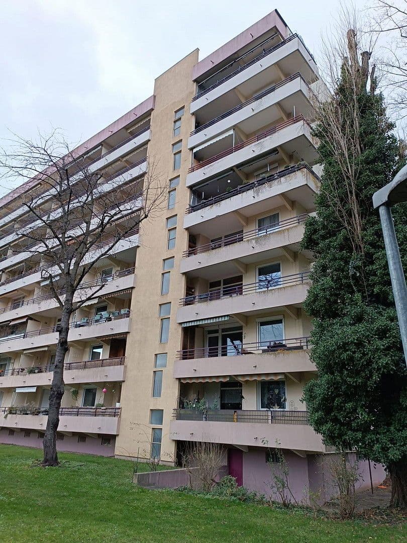 Pronájem bytu 1+1 11 m², Laufener Straße 13, Freiburg, Bádensko-Württembersko Pronájem bytu 1+1 11 m², Laufener Straße 13, Freiburg, Bádensko-Württembersko