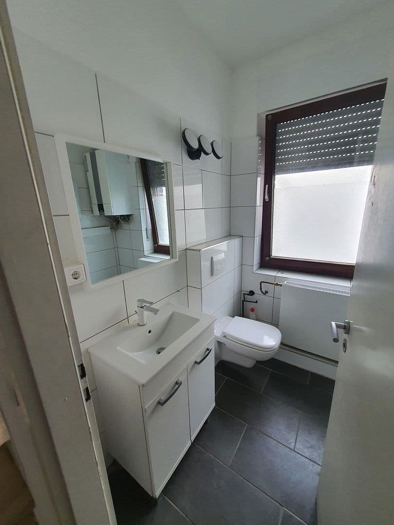 Prodej domu 315 m², pozemek 300 m², Kölnerstraße 186, Krefeld, Severní Porýní-Vestfálsko Prodej domu 315 m², pozemek 300 m², Kölnerstraße 186, Krefeld, Severní Porýní-Vestfálsko