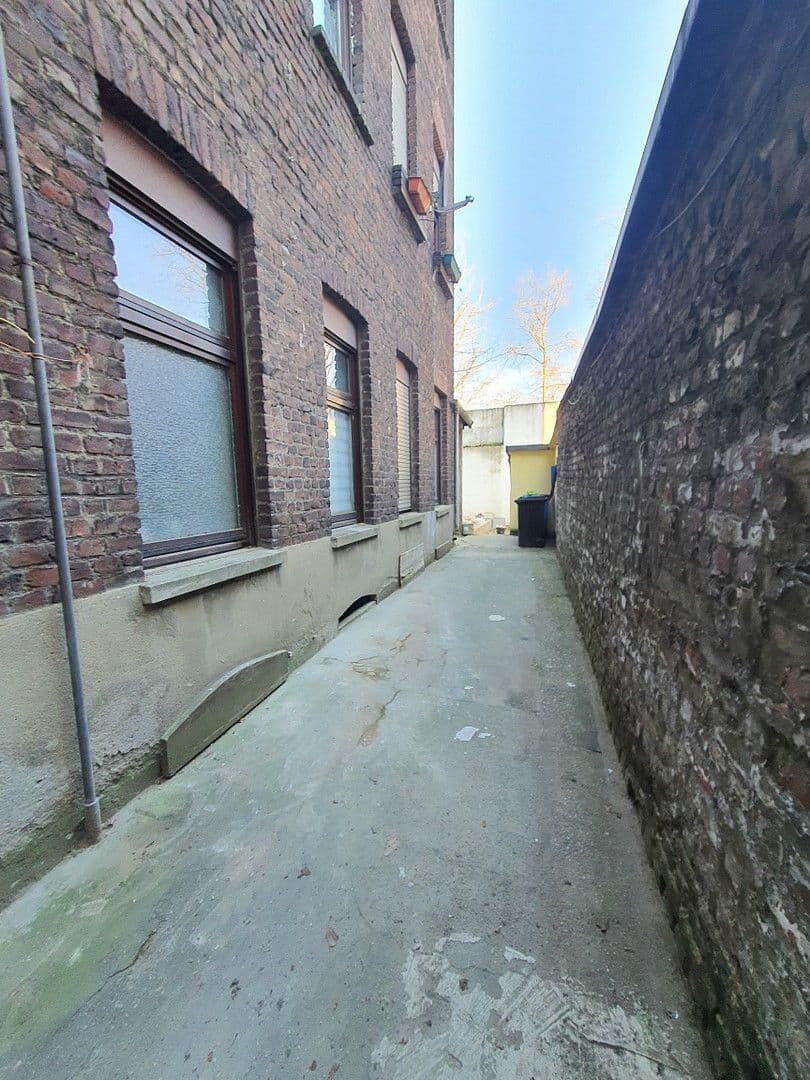 Prodej domu 315 m², pozemek 300 m², Kölnerstraße 186, Krefeld, Severní Porýní-Vestfálsko Prodej domu 315 m², pozemek 300 m², Kölnerstraße 186, Krefeld, Severní Porýní-Vestfálsko