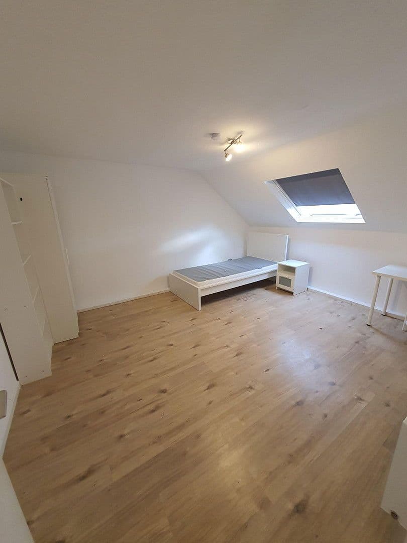 Prodej domu 315 m², pozemek 300 m², Kölnerstraße 186, Krefeld, Severní Porýní-Vestfálsko Prodej domu 315 m², pozemek 300 m², Kölnerstraße 186, Krefeld, Severní Porýní-Vestfálsko