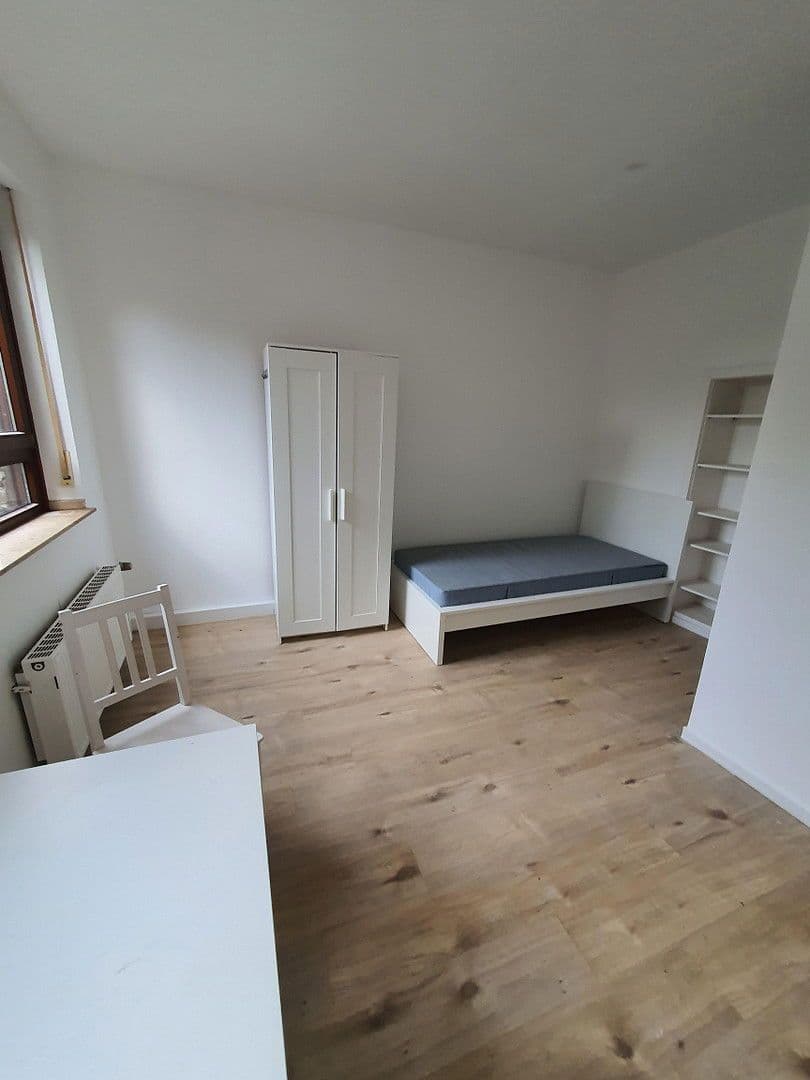 Prodej domu 315 m², pozemek 300 m², Kölnerstraße 186, Krefeld, Severní Porýní-Vestfálsko Prodej domu 315 m², pozemek 300 m², Kölnerstraße 186, Krefeld, Severní Porýní-Vestfálsko