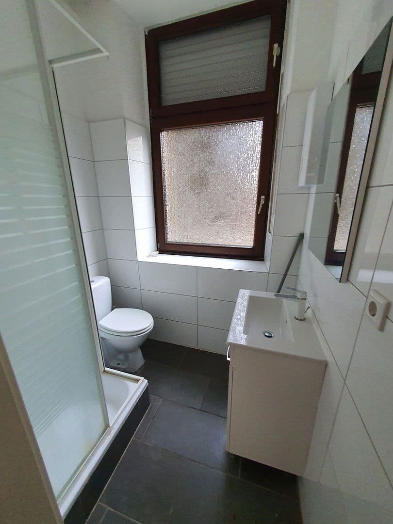 Prodej domu 315 m², pozemek 300 m², Kölnerstraße 186, Krefeld, Severní Porýní-Vestfálsko Prodej domu 315 m², pozemek 300 m², Kölnerstraße 186, Krefeld, Severní Porýní-Vestfálsko