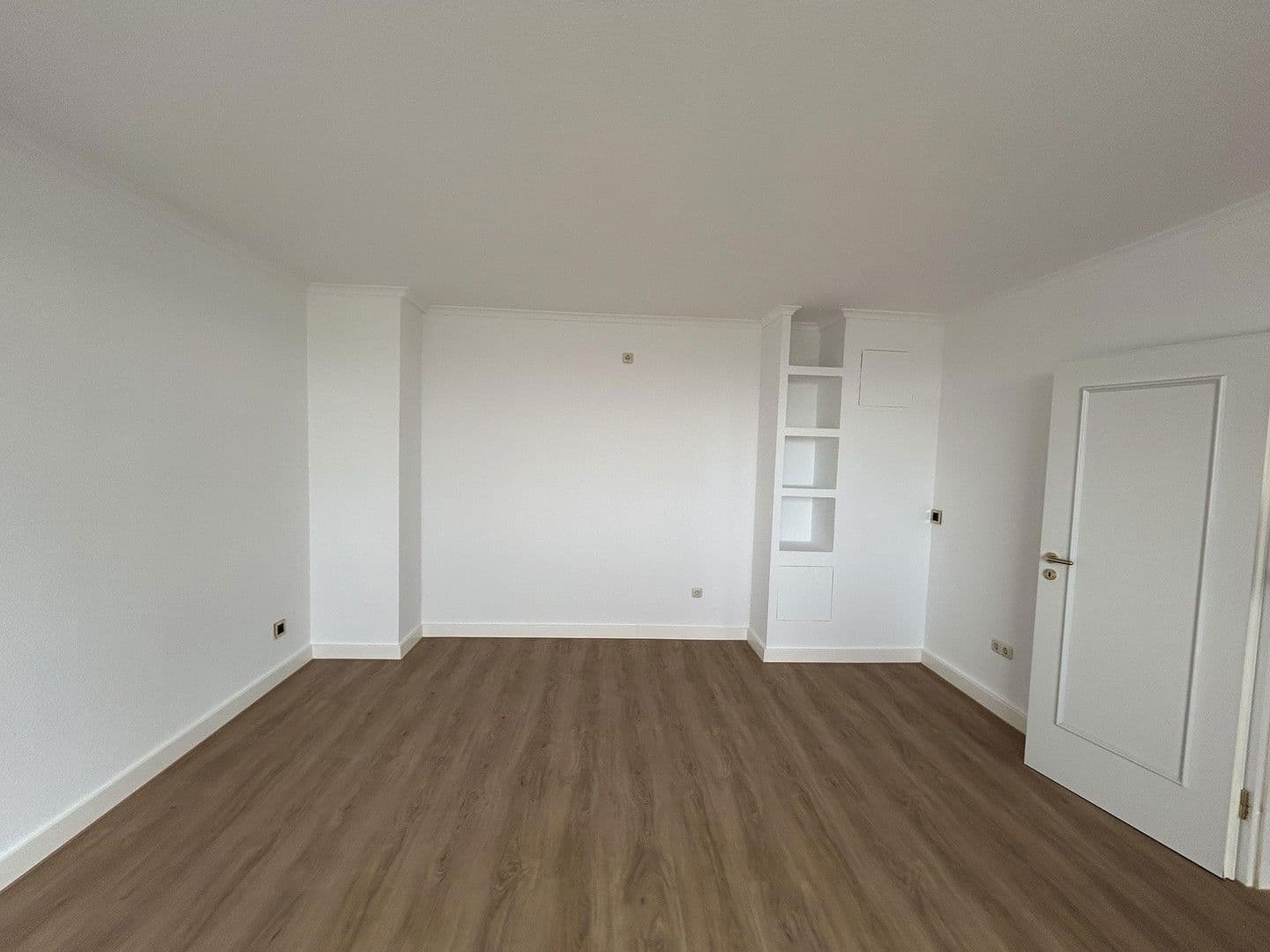 Pronájem bytu 3+1 91 m², Kaiserstrasse 103, Offenbach, Hessen Pronájem bytu 3+1 91 m², Kaiserstrasse 103, Offenbach, Hessen