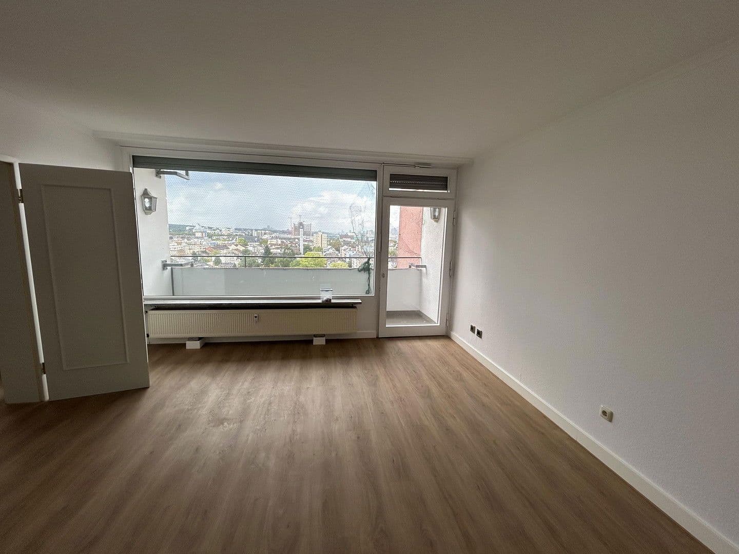 Pronájem bytu 3+1 91 m², Kaiserstrasse 103, Offenbach, Hessen Pronájem bytu 3+1 91 m², Kaiserstrasse 103, Offenbach, Hessen