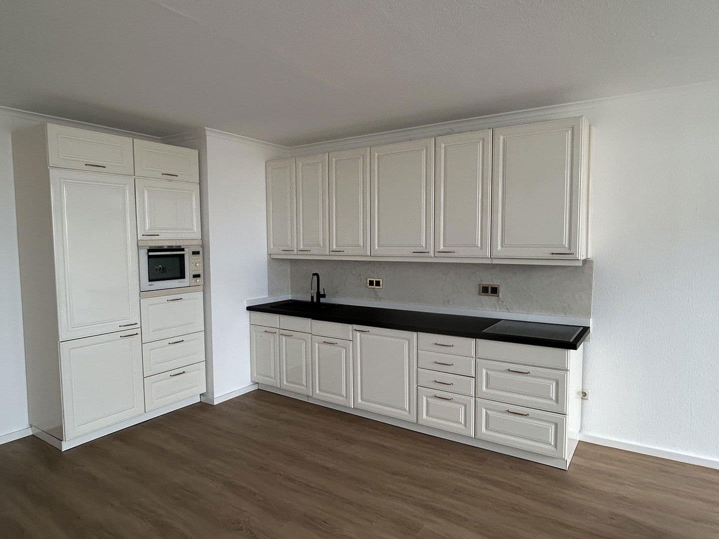 Pronájem bytu 3+1 91 m², Kaiserstrasse 103, Offenbach, Hessen Pronájem bytu 3+1 91 m², Kaiserstrasse 103, Offenbach, Hessen