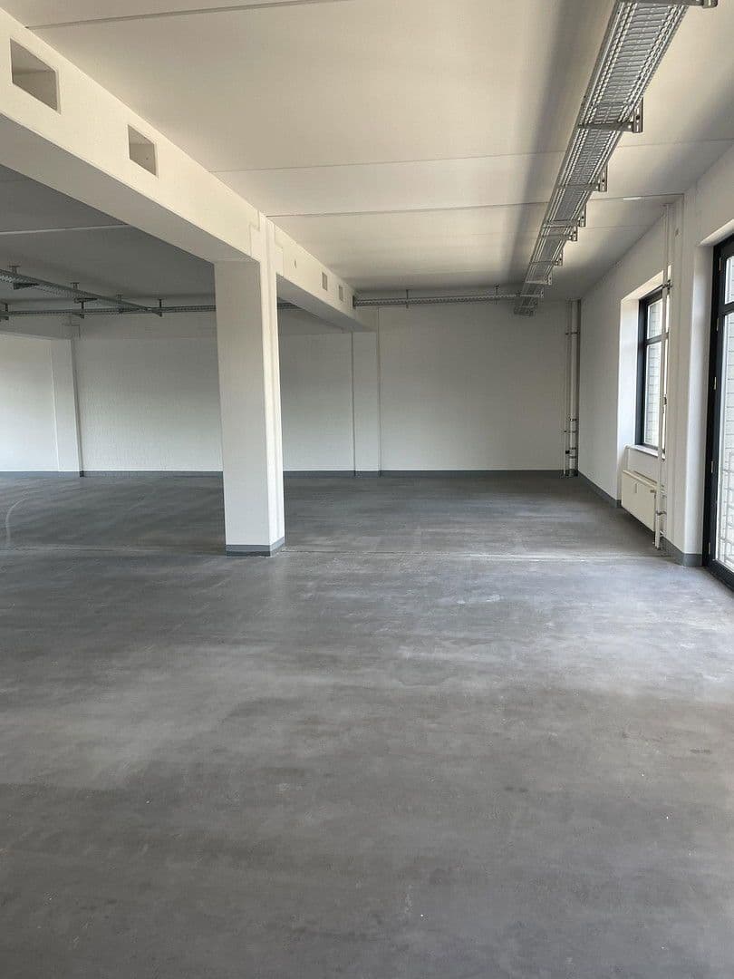 Pronájem kanceláře 282 m², Döbelner Straße  4, Berlin-Hellersdorf, Berlín Pronájem kanceláře 282 m², Döbelner Straße  4, Berlin-Hellersdorf, Berlín