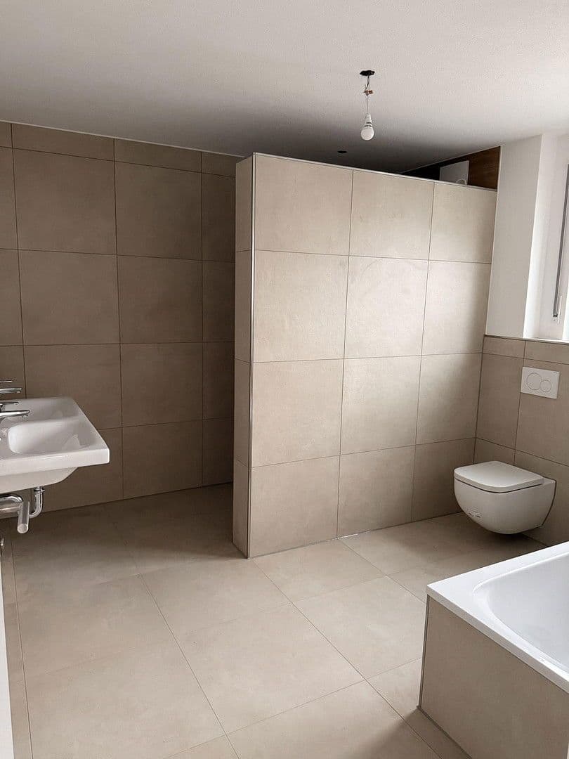 Pronájem domu 156 m², pozemek 300 m², Attenweiler, Bádensko-Württembersko Pronájem domu 156 m², pozemek 300 m², Attenweiler, Bádensko-Württembersko