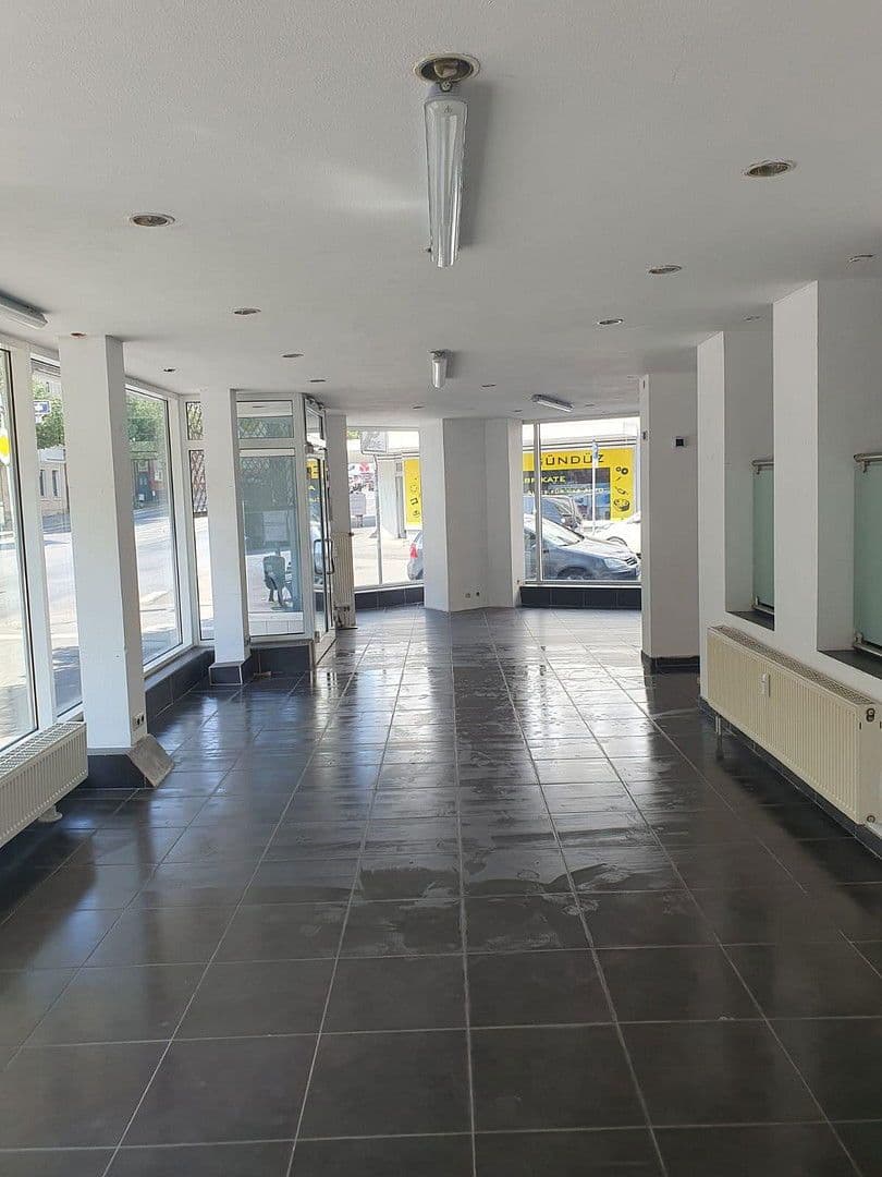 Pronájem nebytového prostoru 190 m², Straße der Republik 47, Wiesbaden Biebrich, Hessen Pronájem nebytového prostoru 190 m², Straße der Republik 47, Wiesbaden Biebrich, Hessen