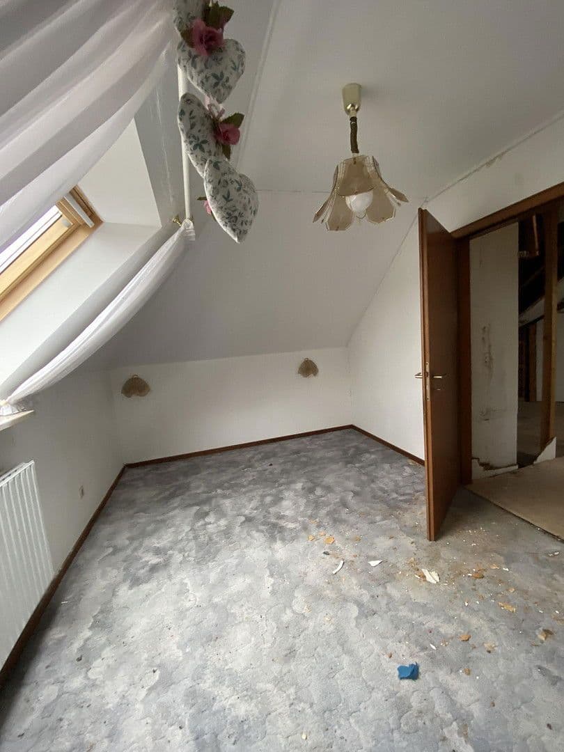 Prodej domu 145 m², pozemek 1.530 m², Kirchberg 22, Königslutter am Elm, Dolní Sasko Prodej domu 145 m², pozemek 1.530 m², Kirchberg 22, Königslutter am Elm, Dolní Sasko