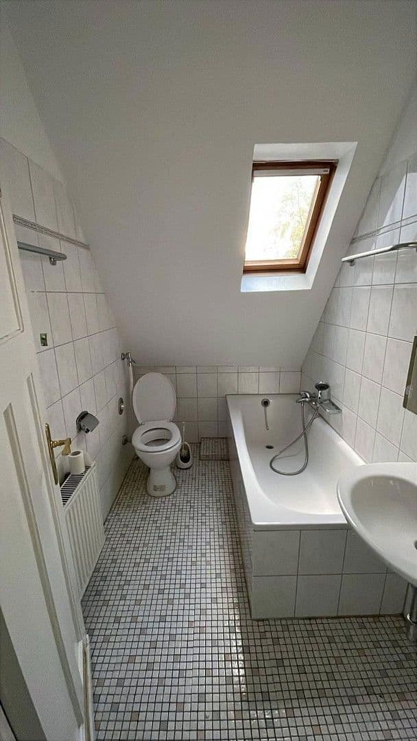 Pronájem bytu 3+1 76 m², Adalmundstr. 11, Dortmund, Severní Porýní-Vestfálsko Pronájem bytu 3+1 76 m², Adalmundstr. 11, Dortmund, Severní Porýní-Vestfálsko