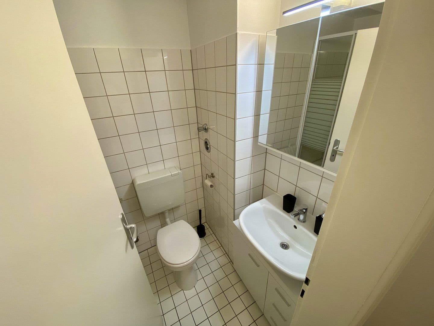 Pronájem bytu 1+1 35 m², Düsseldorf, Severní Porýní-Vestfálsko Pronájem bytu 1+1 35 m², Düsseldorf, Severní Porýní-Vestfálsko