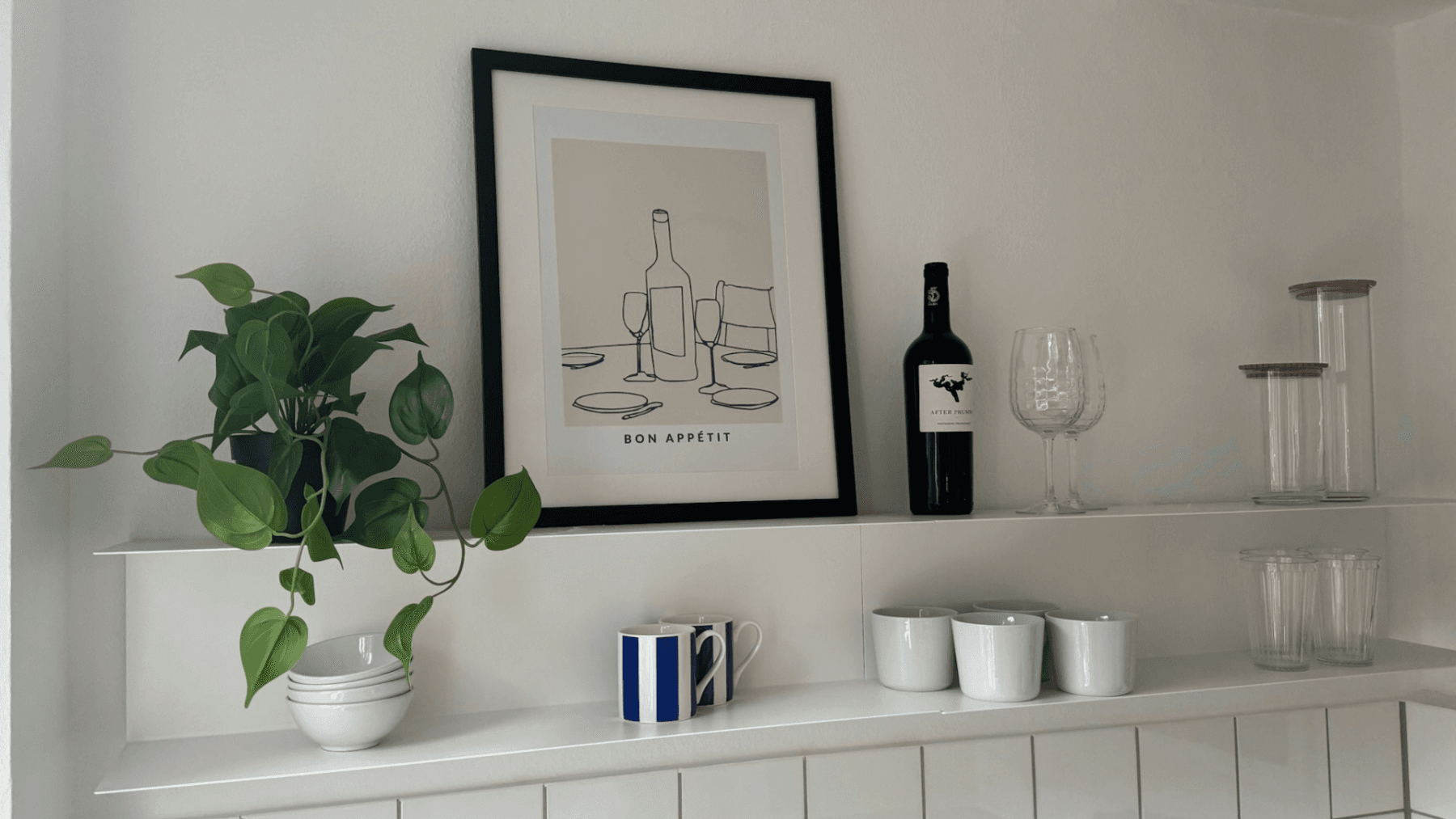 Pronájem bytu 1+1 35 m², Düsseldorf, Severní Porýní-Vestfálsko Pronájem bytu 1+1 35 m², Düsseldorf, Severní Porýní-Vestfálsko