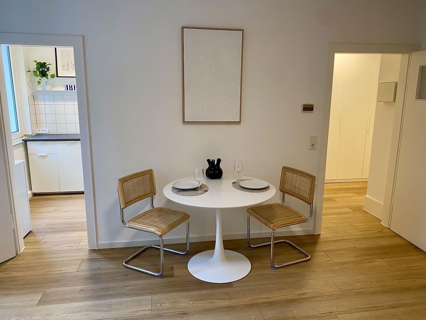 Pronájem bytu 1+1 35 m², Düsseldorf, Severní Porýní-Vestfálsko Pronájem bytu 1+1 35 m², Düsseldorf, Severní Porýní-Vestfálsko