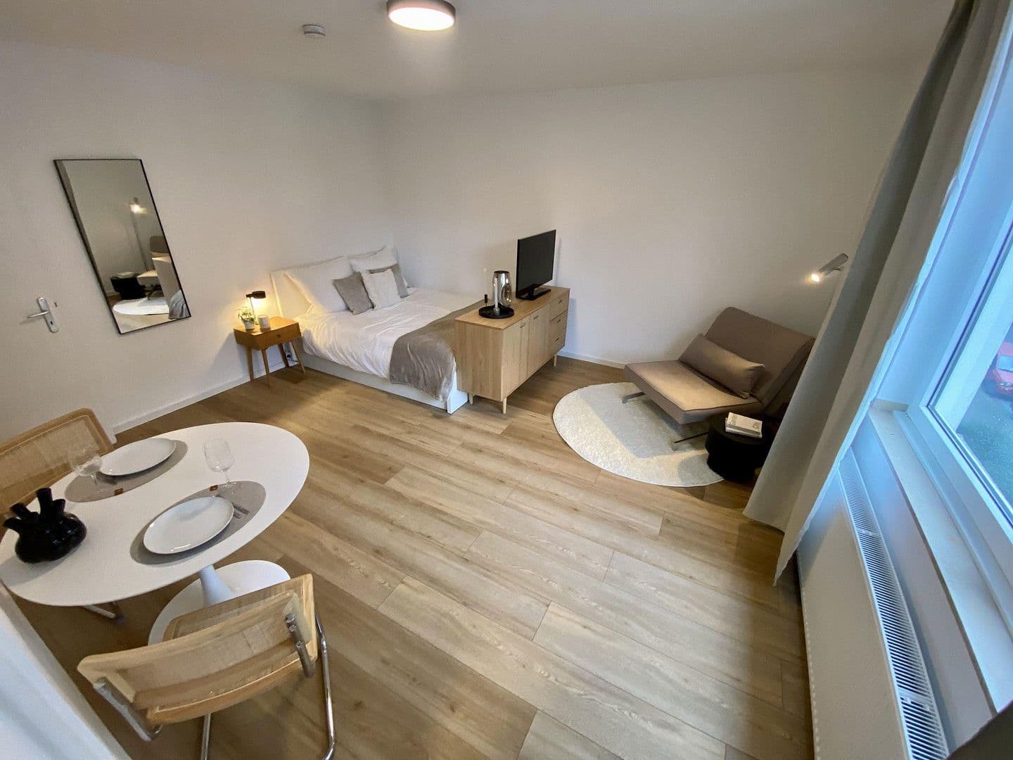 Pronájem bytu 1+1 35 m², Düsseldorf, Severní Porýní-Vestfálsko Pronájem bytu 1+1 35 m², Düsseldorf, Severní Porýní-Vestfálsko