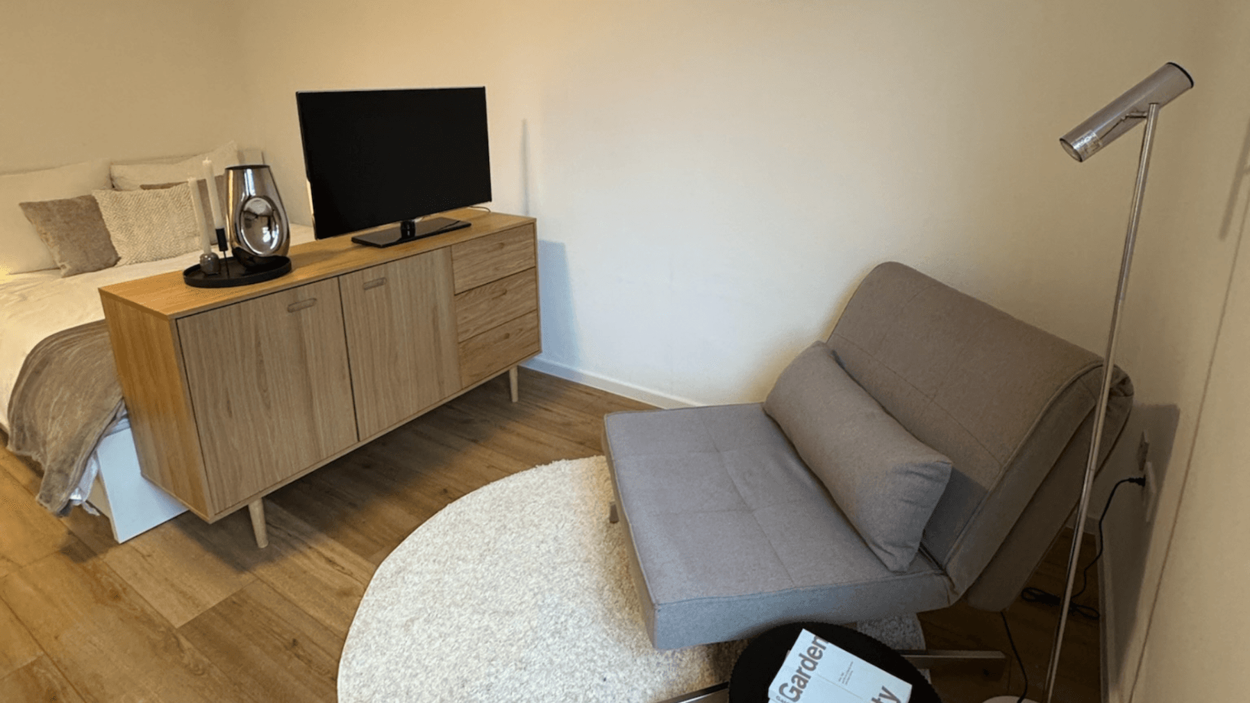 Pronájem bytu 1+1 35 m², Düsseldorf, Severní Porýní-Vestfálsko Pronájem bytu 1+1 35 m², Düsseldorf, Severní Porýní-Vestfálsko