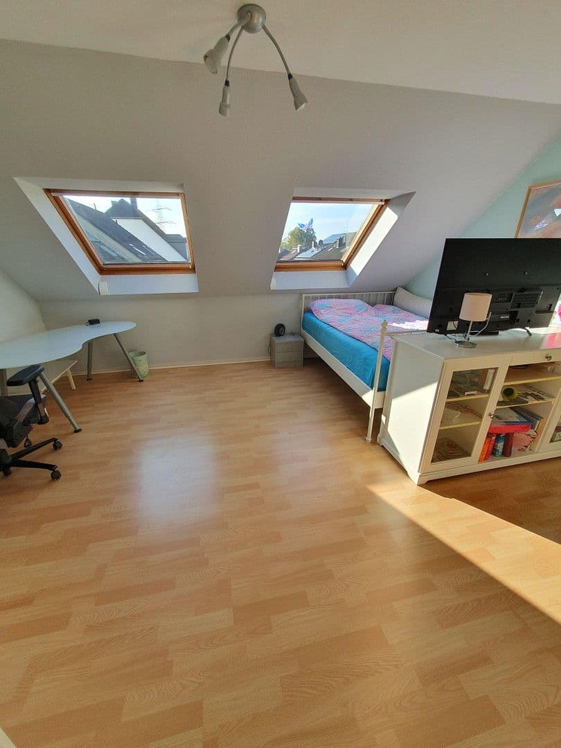 Prodej domu 115 m², pozemek 183 m², Hilden, Severní Porýní-Vestfálsko Prodej domu 115 m², pozemek 183 m², Hilden, Severní Porýní-Vestfálsko