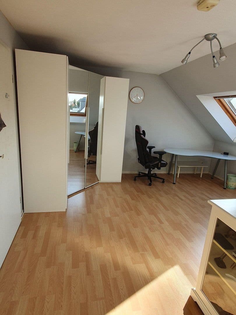 Prodej domu 115 m², pozemek 183 m², Hilden, Severní Porýní-Vestfálsko Prodej domu 115 m², pozemek 183 m², Hilden, Severní Porýní-Vestfálsko