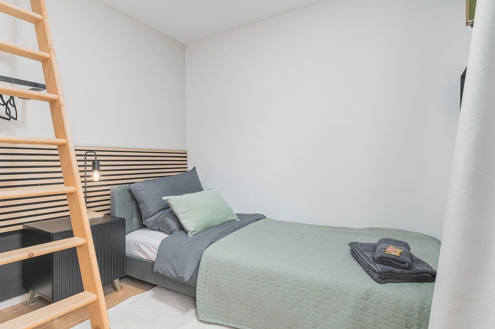 Pronájem domu 120 m², pozemek 250 m², Römerstraße 30, Filderstadt, Bádensko-Württembersko Pronájem domu 120 m², pozemek 250 m², Römerstraße 30, Filderstadt, Bádensko-Württembersko