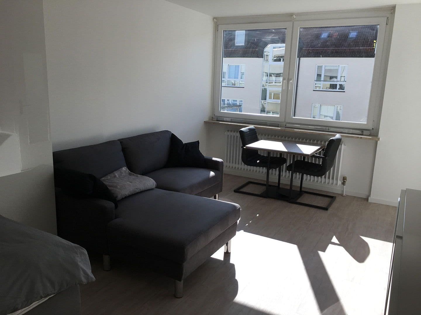 Pronájem bytu 1+1 29 m², Klarastr. 19, München, Bavorsko Pronájem bytu 1+1 29 m², Klarastr. 19, München, Bavorsko