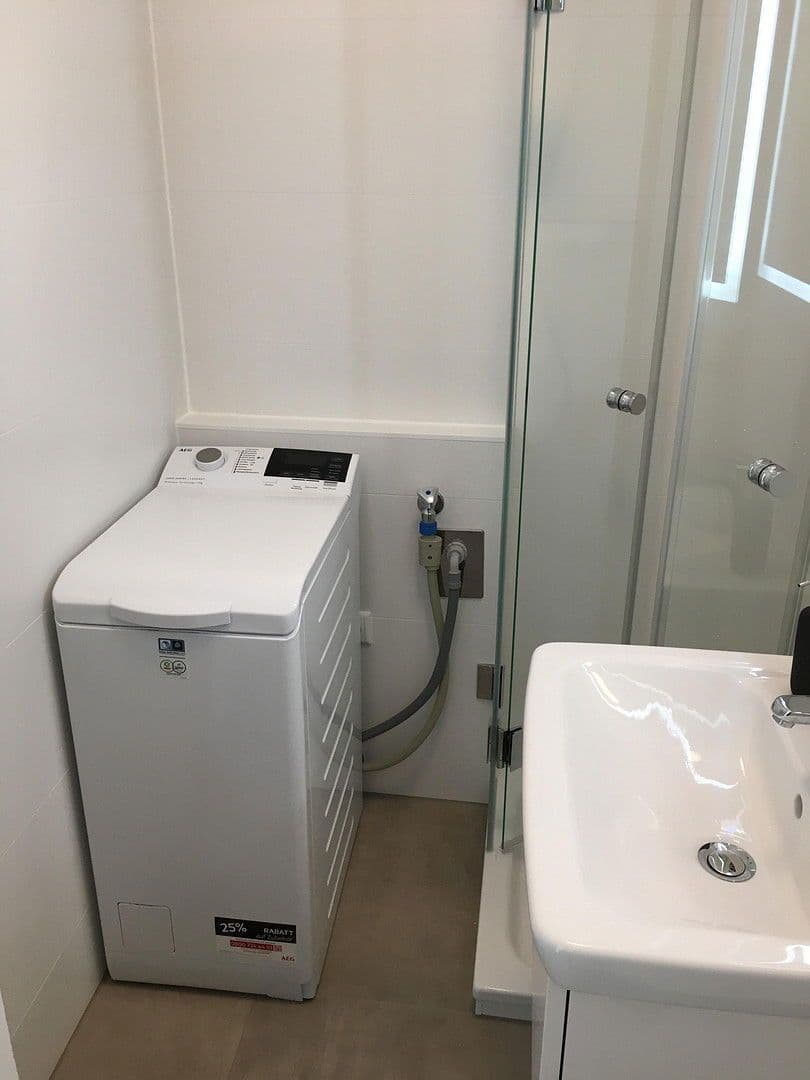 Pronájem bytu 1+1 29 m², Klarastr. 19, München, Bavorsko Pronájem bytu 1+1 29 m², Klarastr. 19, München, Bavorsko