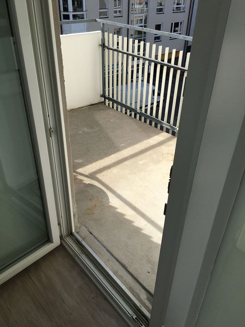 Pronájem bytu 1+1 29 m², Klarastr. 19, München, Bavorsko Pronájem bytu 1+1 29 m², Klarastr. 19, München, Bavorsko