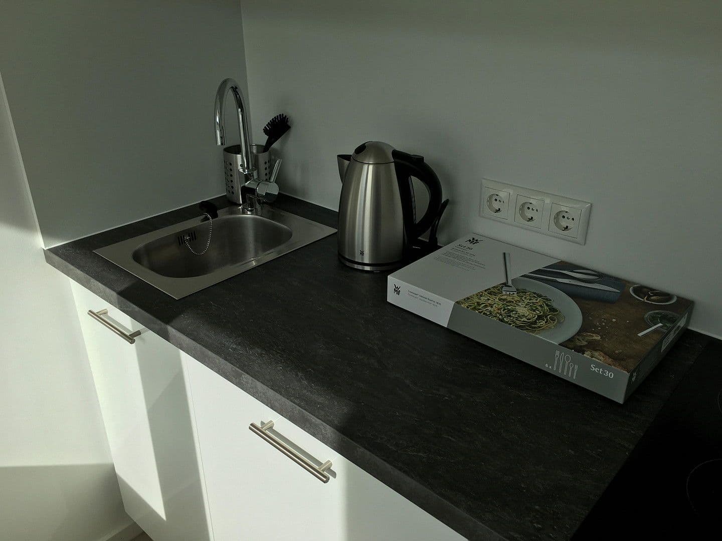 Pronájem bytu 1+1 29 m², Klarastr. 19, München, Bavorsko Pronájem bytu 1+1 29 m², Klarastr. 19, München, Bavorsko