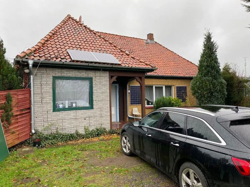 Prodej domu 123 m², pozemek 938 m², Pennigsehler Str.343, Liebenau, Dolní Sasko Prodej domu 123 m², pozemek 938 m², Pennigsehler Str.343, Liebenau, Dolní Sasko