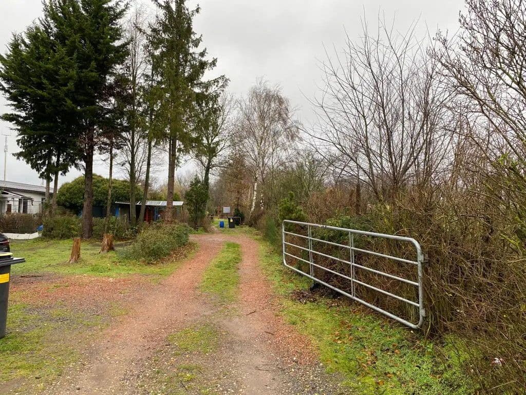 Prodej domu 123 m², pozemek 938 m², Pennigsehler Str.343, Liebenau, Dolní Sasko Prodej domu 123 m², pozemek 938 m², Pennigsehler Str.343, Liebenau, Dolní Sasko