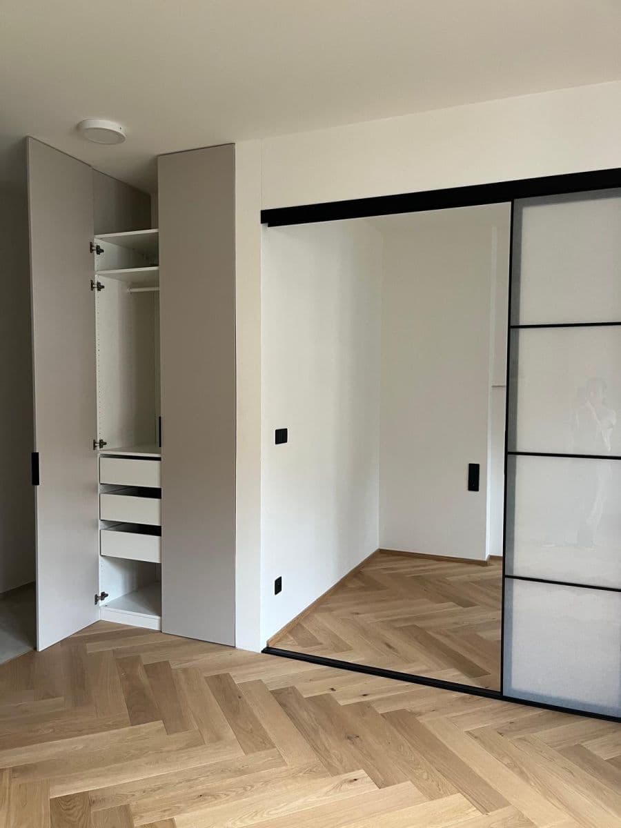 Pronájem bytu 2+kk 37 m², Kutnauerovo náměstí, Praha, Praha Pronájem bytu 2+kk 37 m², Kutnauerovo náměstí, Praha, Praha