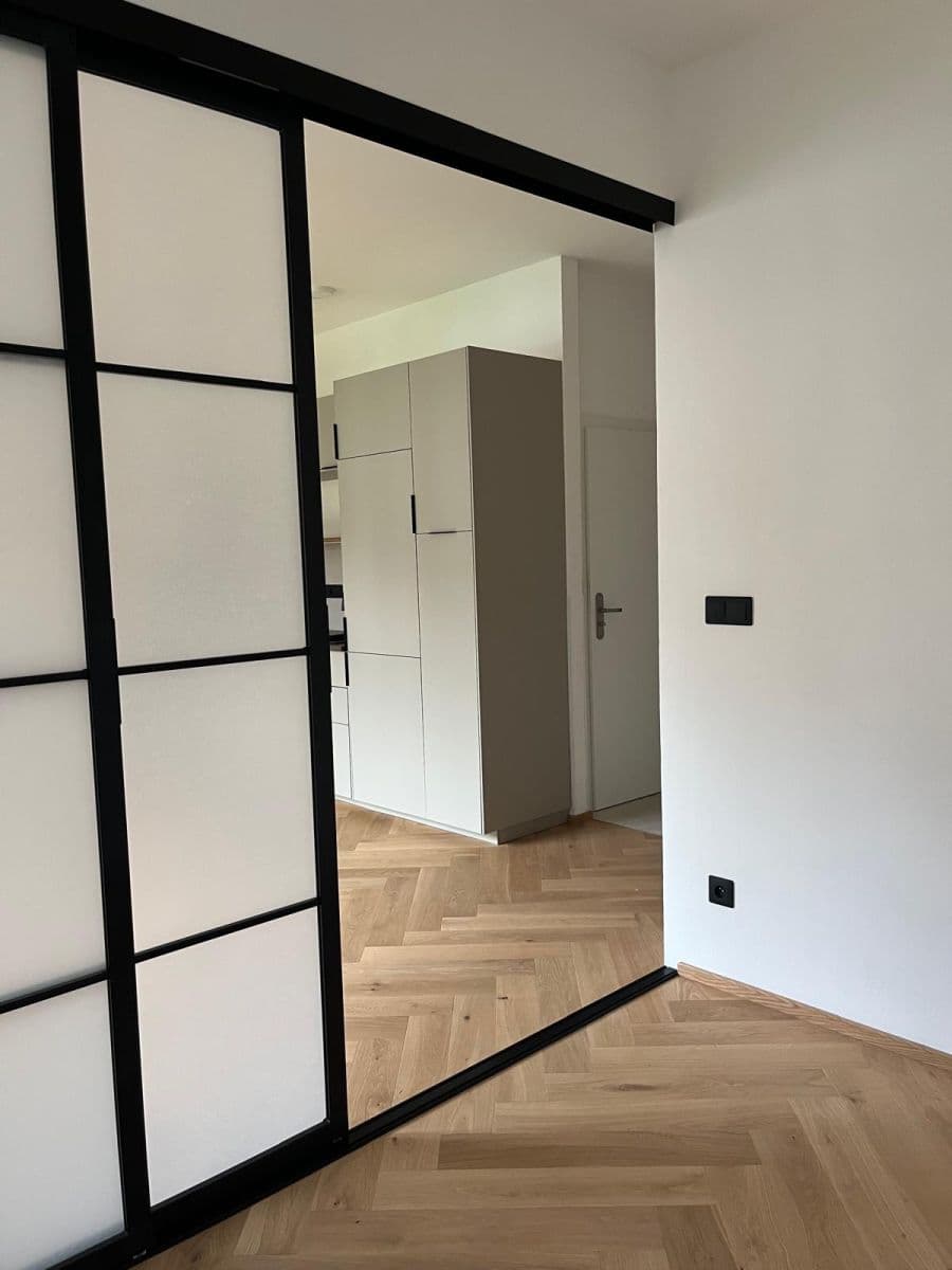 Pronájem bytu 2+kk 37 m², Kutnauerovo náměstí, Praha, Praha Pronájem bytu 2+kk 37 m², Kutnauerovo náměstí, Praha, Praha