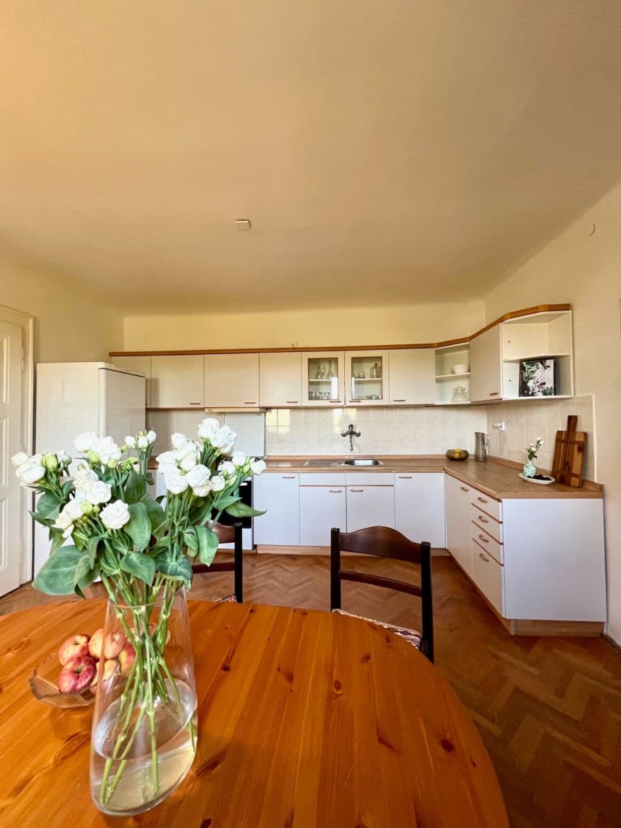 Pronájem bytu 2+1 80 m², Nad Zámečkem, Praha, Praha Pronájem bytu 2+1 80 m², Nad Zámečkem, Praha, Praha