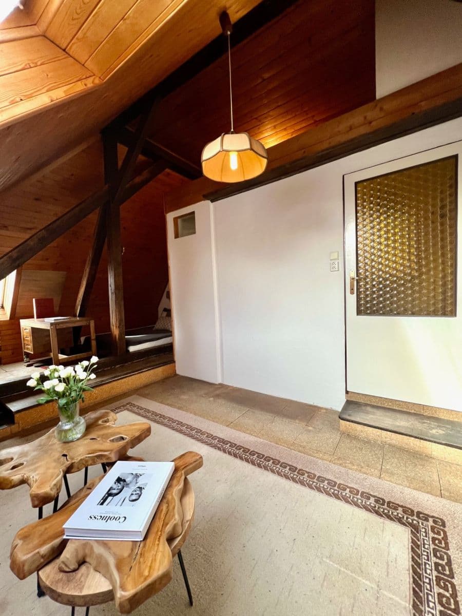 Pronájem bytu 2+1 80 m², Nad Zámečkem, Praha, Praha Pronájem bytu 2+1 80 m², Nad Zámečkem, Praha, Praha