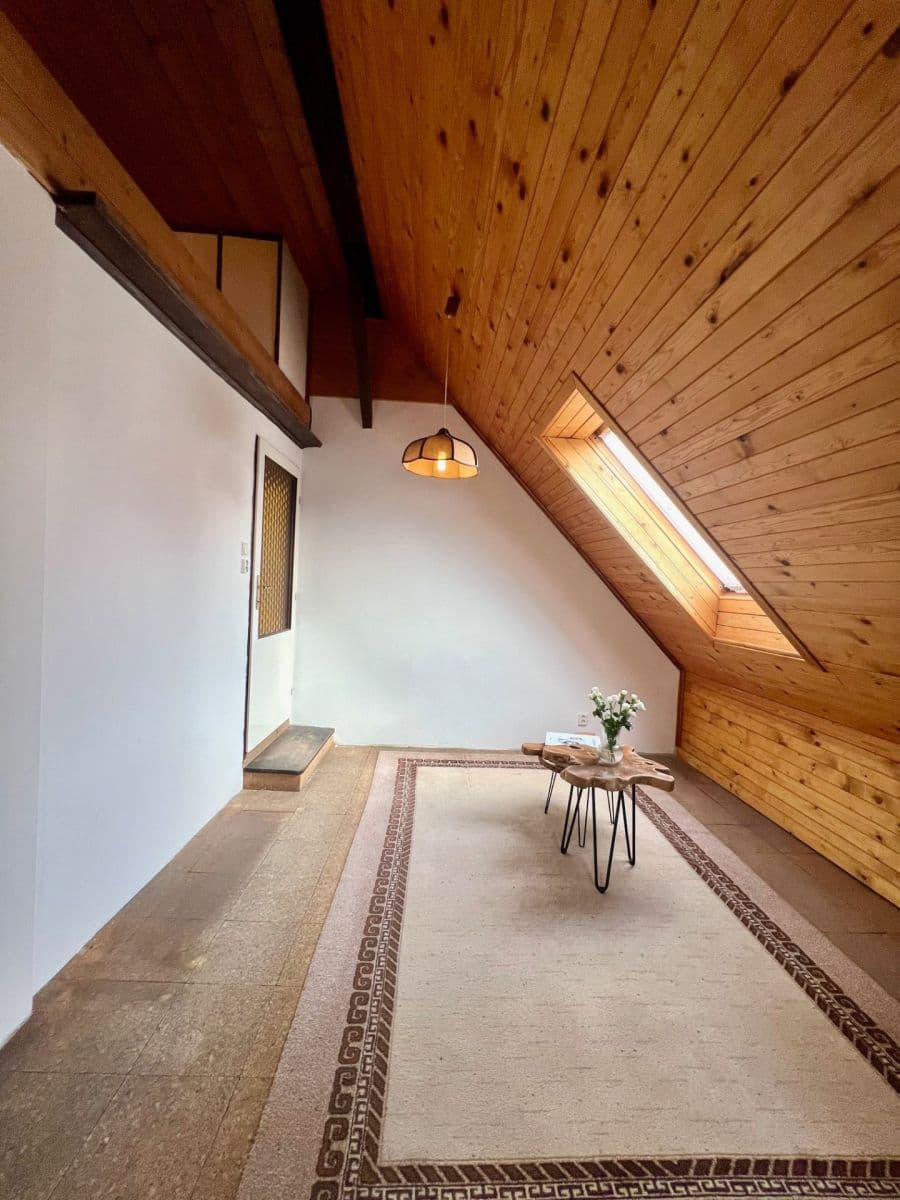 Pronájem bytu 2+1 80 m², Nad Zámečkem, Praha, Praha Pronájem bytu 2+1 80 m², Nad Zámečkem, Praha, Praha