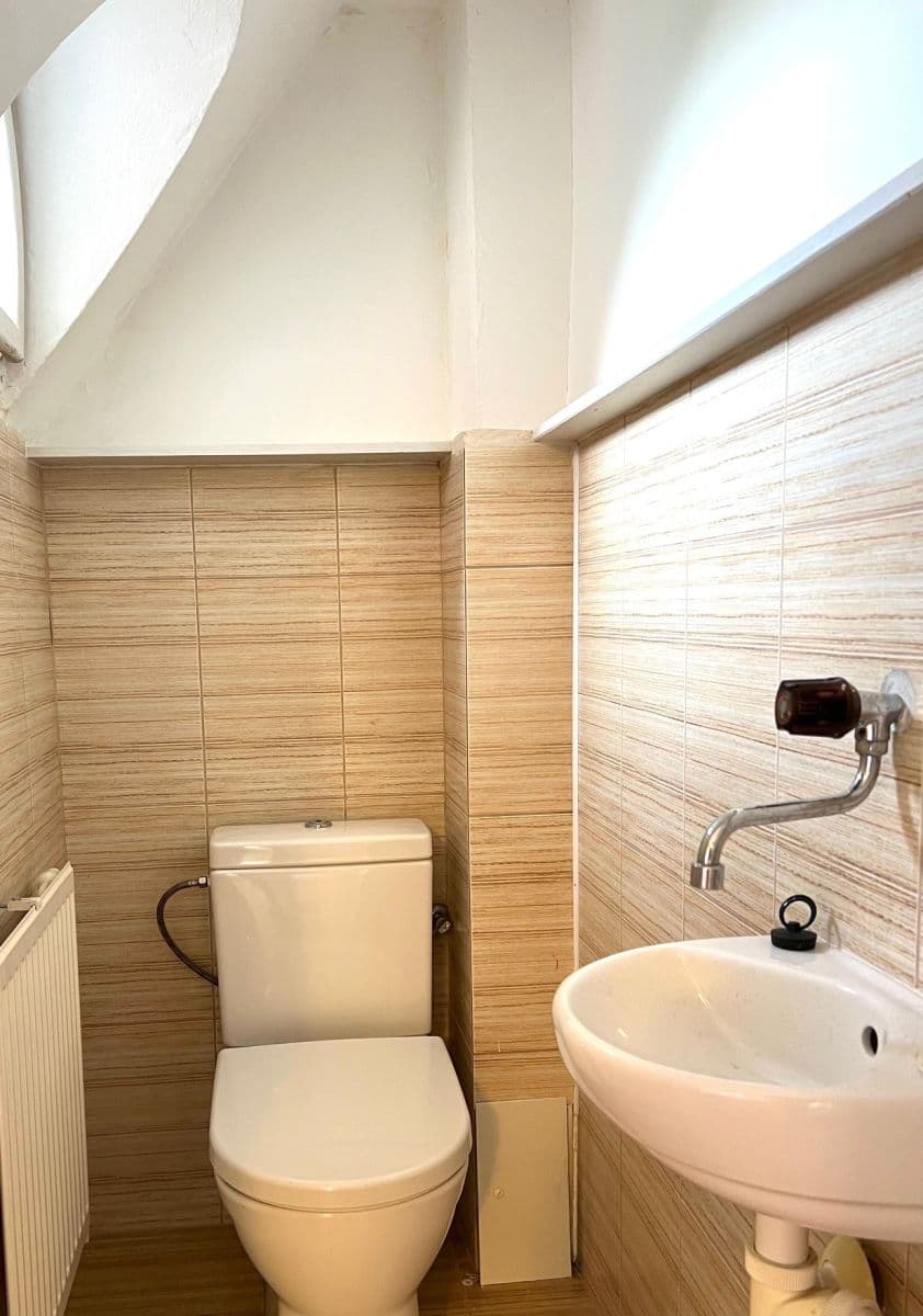 Pronájem bytu 2+1 80 m², Nad Zámečkem, Praha, Praha Pronájem bytu 2+1 80 m², Nad Zámečkem, Praha, Praha