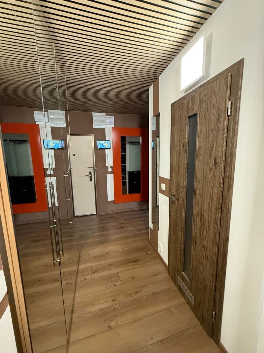 Pronájem bytu 3+kk 70 m², Křenická, Praha, Praha Pronájem bytu 3+kk 70 m², Křenická, Praha, Praha