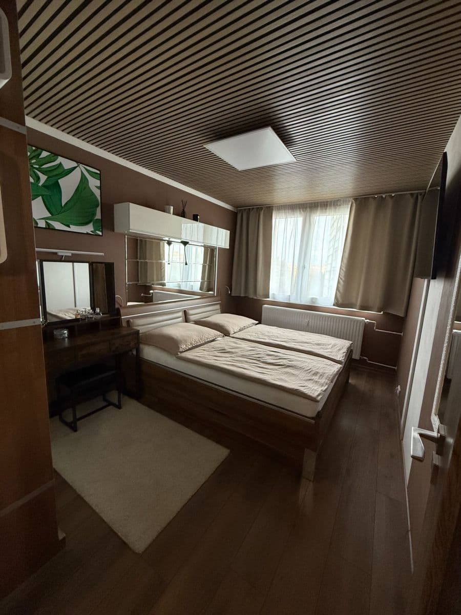 Pronájem bytu 3+kk 70 m², Křenická, Praha, Praha Pronájem bytu 3+kk 70 m², Křenická, Praha, Praha