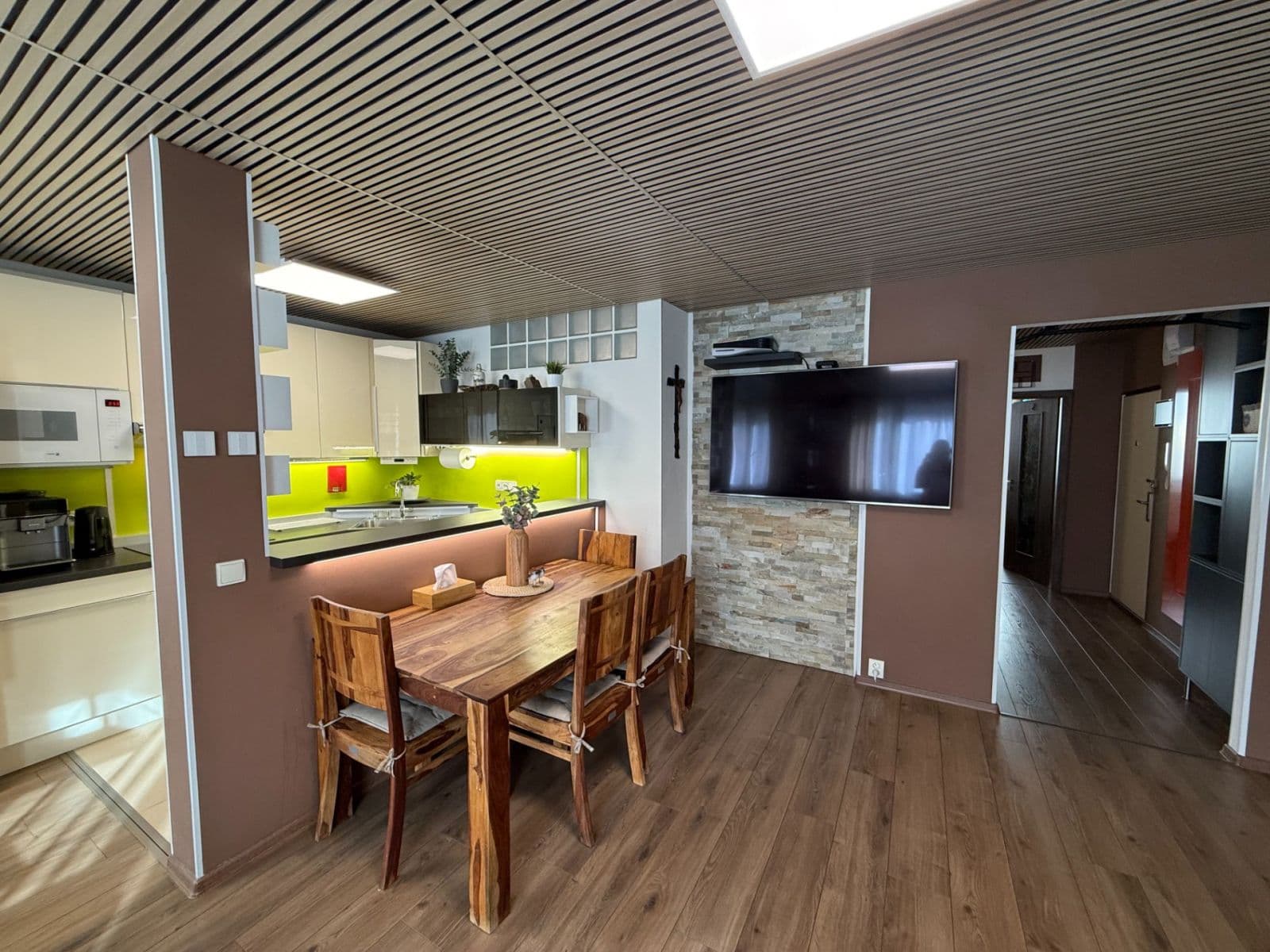 Pronájem bytu 3+kk 70 m², Křenická, Praha, Praha Pronájem bytu 3+kk 70 m², Křenická, Praha, Praha