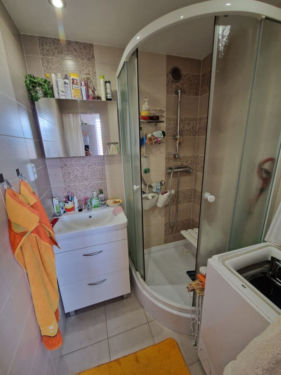 Prodej bytu 3+1 65 m², Lidická třída, České Budějovice, Jihočeský kraj Prodej bytu 3+1 65 m², Lidická třída, České Budějovice, Jihočeský kraj